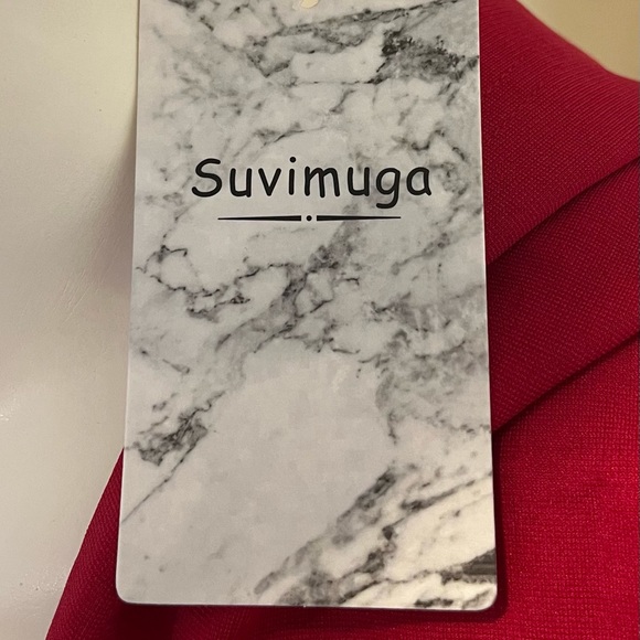 Brand new red hooded fall jacket Too big for me - Picture 4 of 5